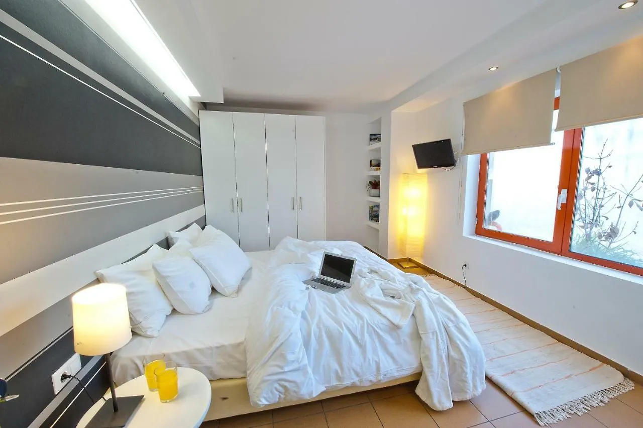 The Hub Athens Apartment