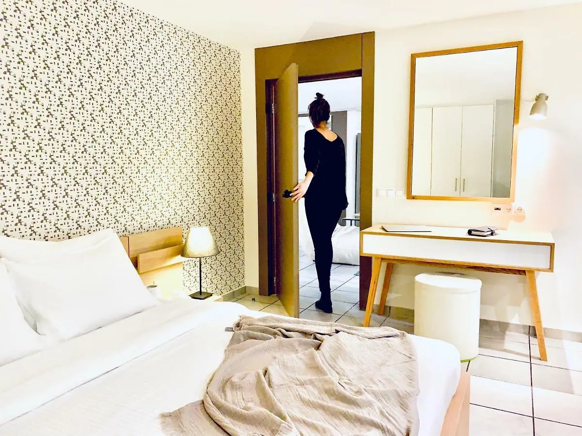 The Hub Athens Apartment