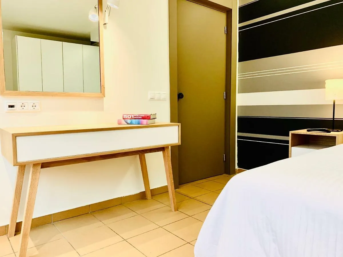 The Hub Athens Apartment